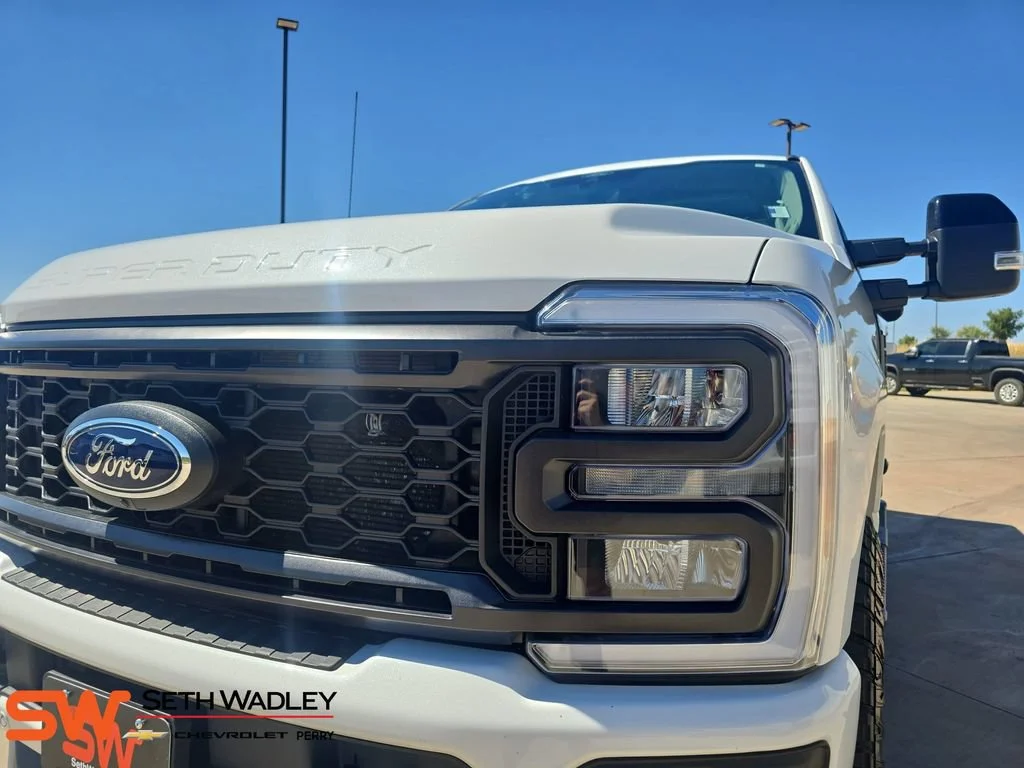 Used 2024 White Ford LARIAT image 31