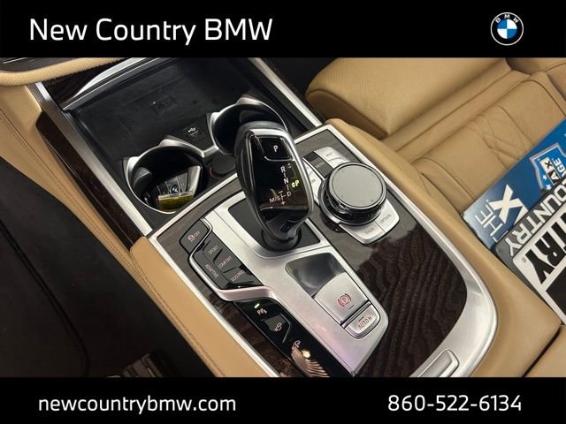 Used 2022 Black Sapphire Metallic BMW 750i xDrive image 23