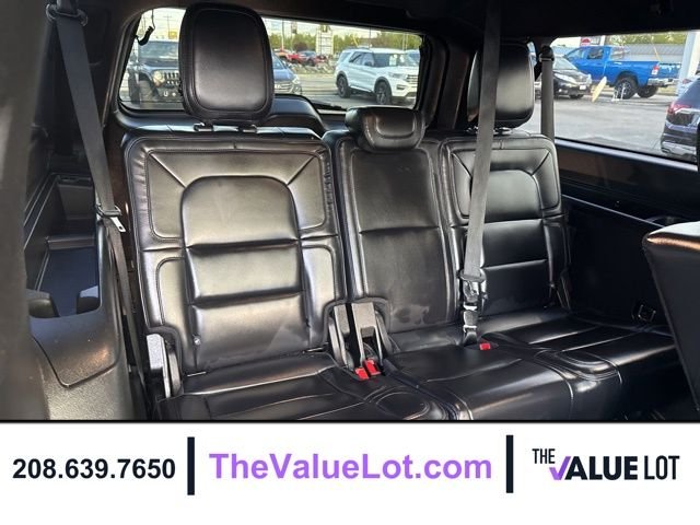 Used 2019 White Lincoln Reserve image 22