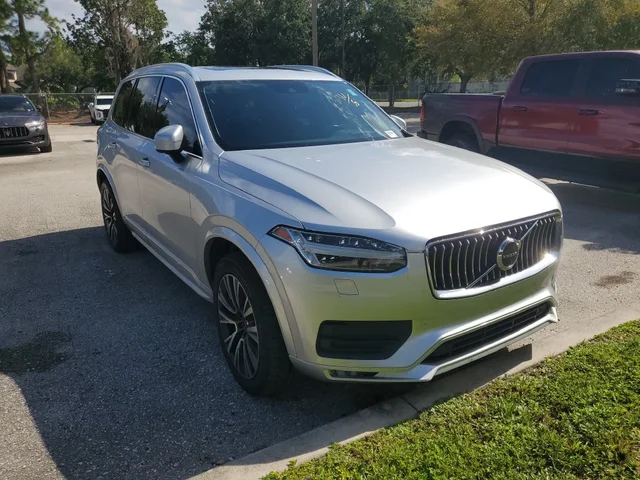 2020 Volvo XC90 T6 Momentum
