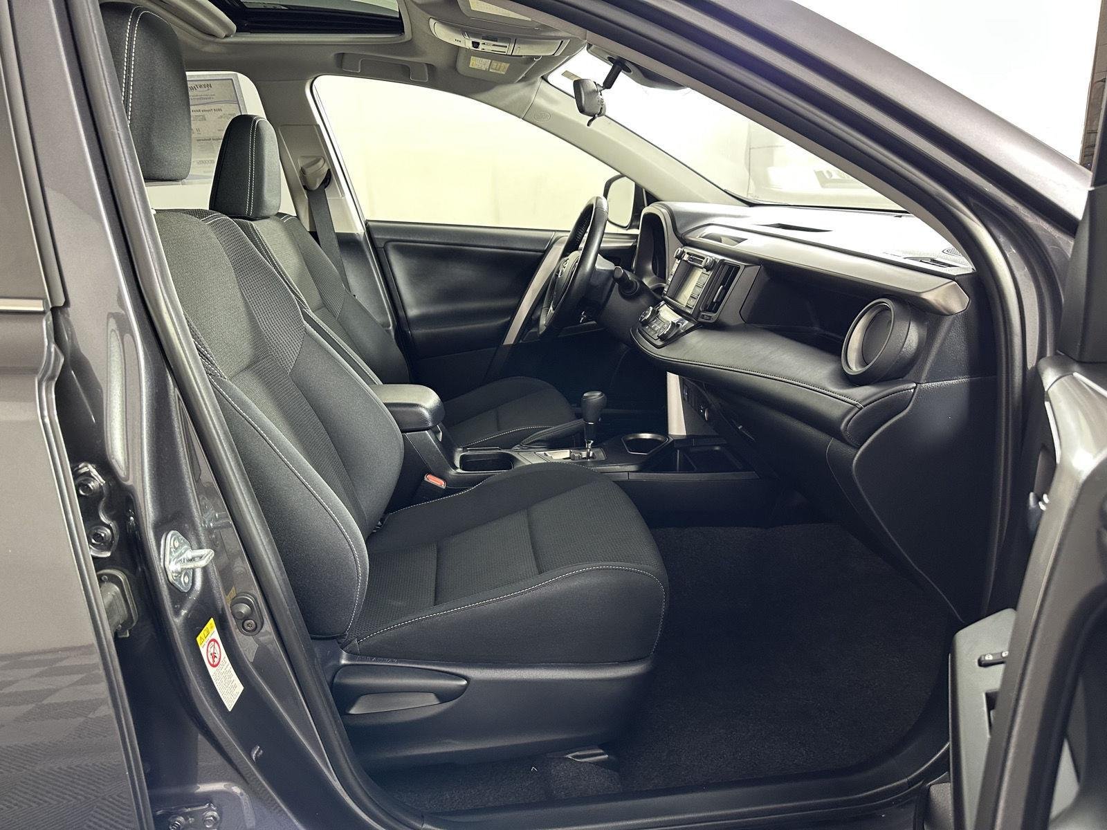 Used 2018 Magnetic Gray Metallic Toyota XLE image 27