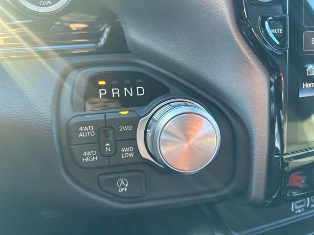 New 2026 Diamond Black Crystal Pearl-Coat Exterior Paint RAM Laramie image 21