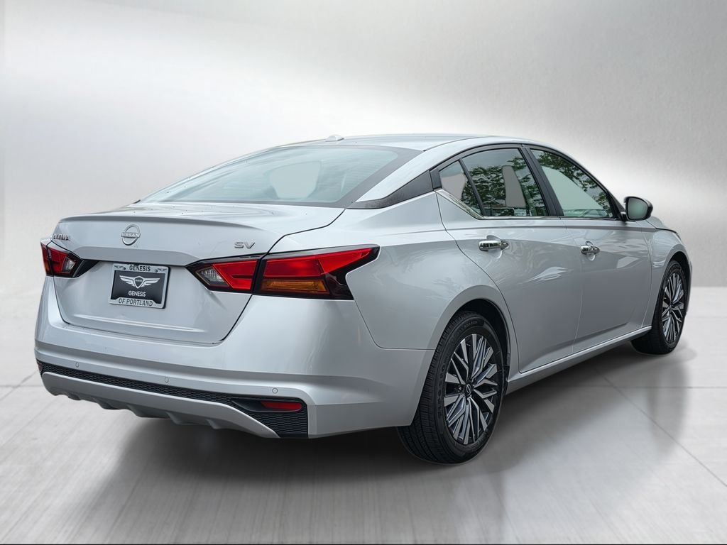 Used 2024 Brilliant Silver Metallic Nissan 2.5 SV image 3