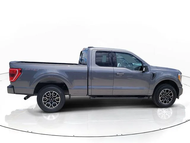 Used 2023 Gray Ford XLT image 4