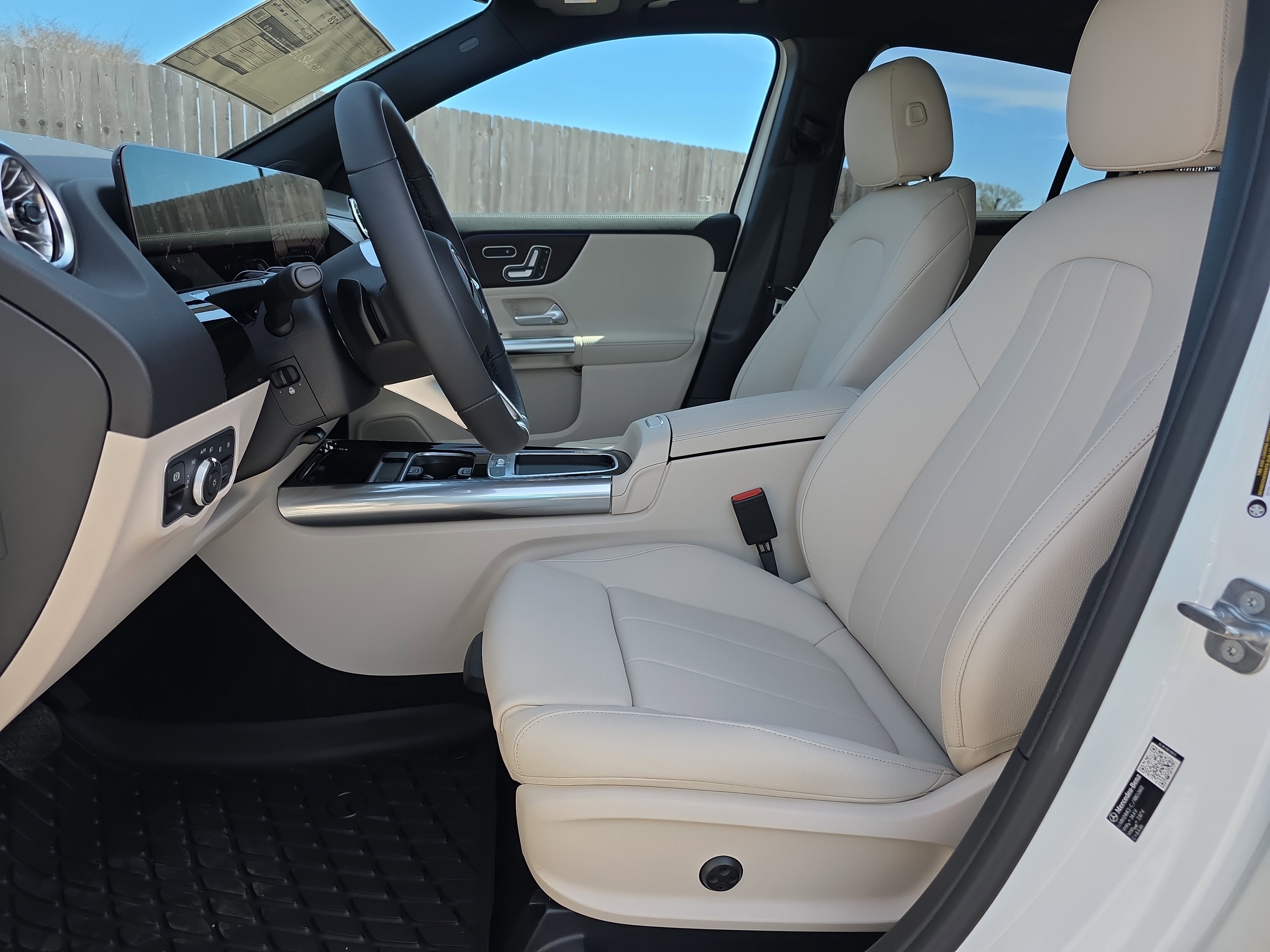 New 2026 Polar White Mercedes-Benz GLA 250 image 39