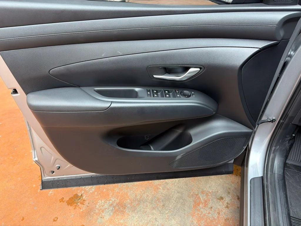 New 2026 Shimmering Silver Hyundai SEL image 25