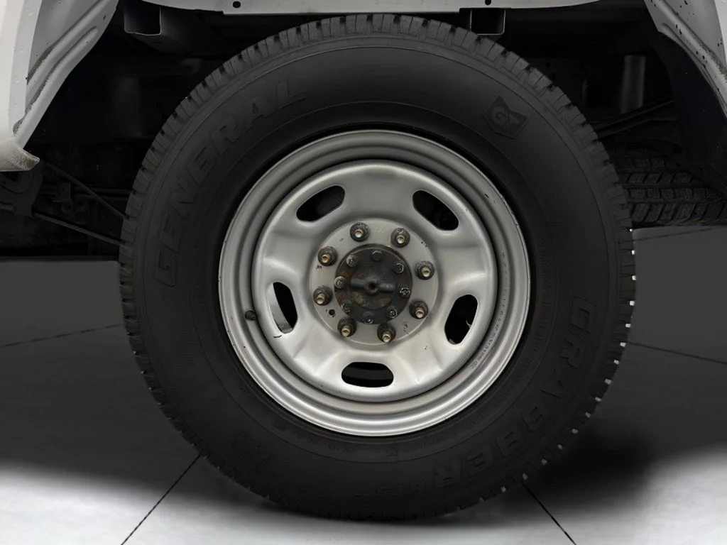 Used 2020 White Ford XL image 28