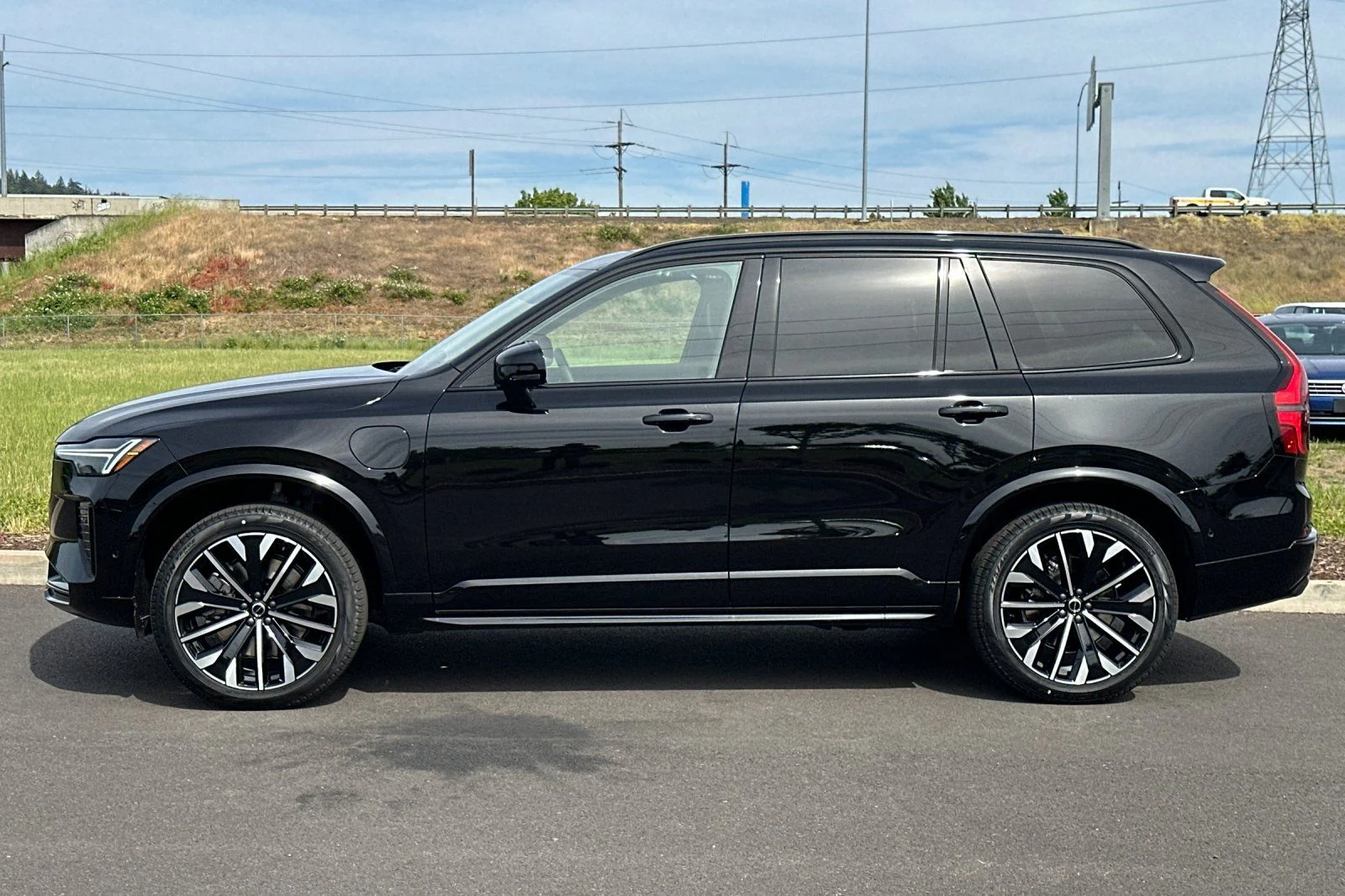 New 2026 Onyx Black Volvo Ultra image 6