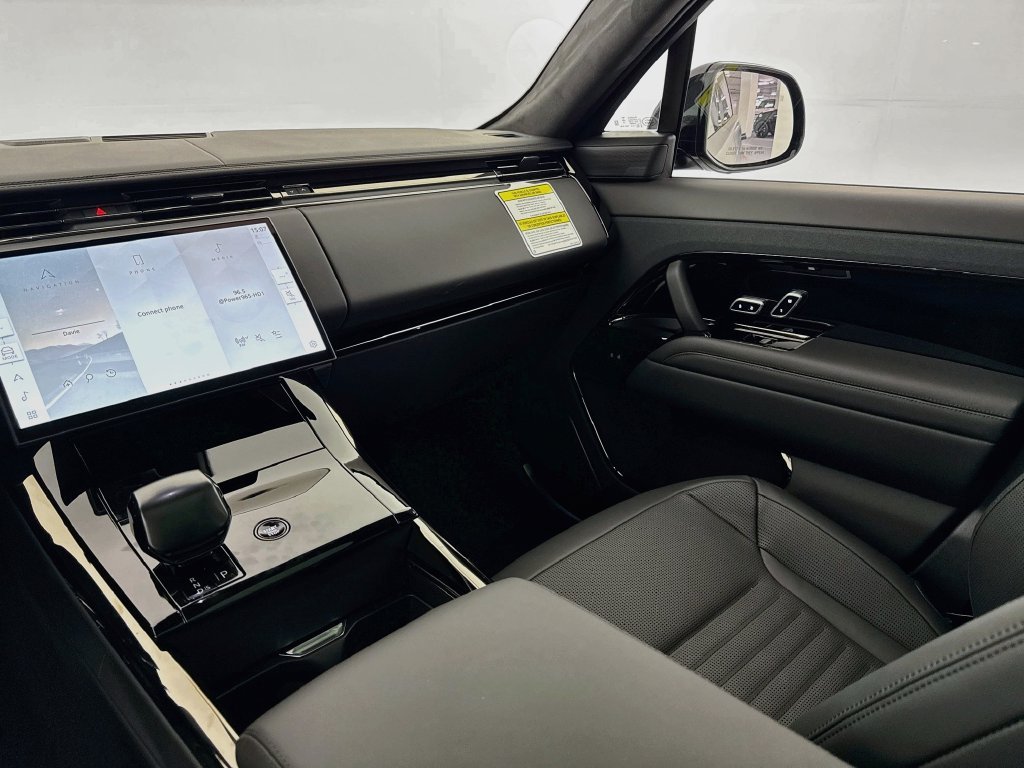 New 2027 Tourmaline Brown in Satin finish Land Rover SV image 24