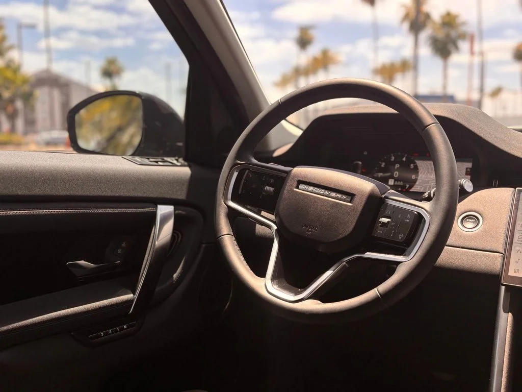 Certified Used 2025  Land Rover S image 11