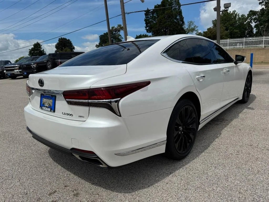Used 2018 Ultra White Lexus 500 Base image 3