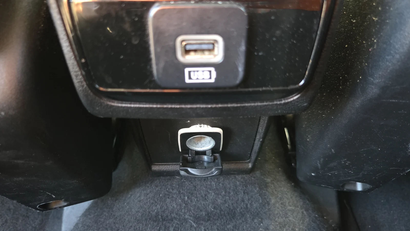 Used 2022 White Jeep Sport image 22