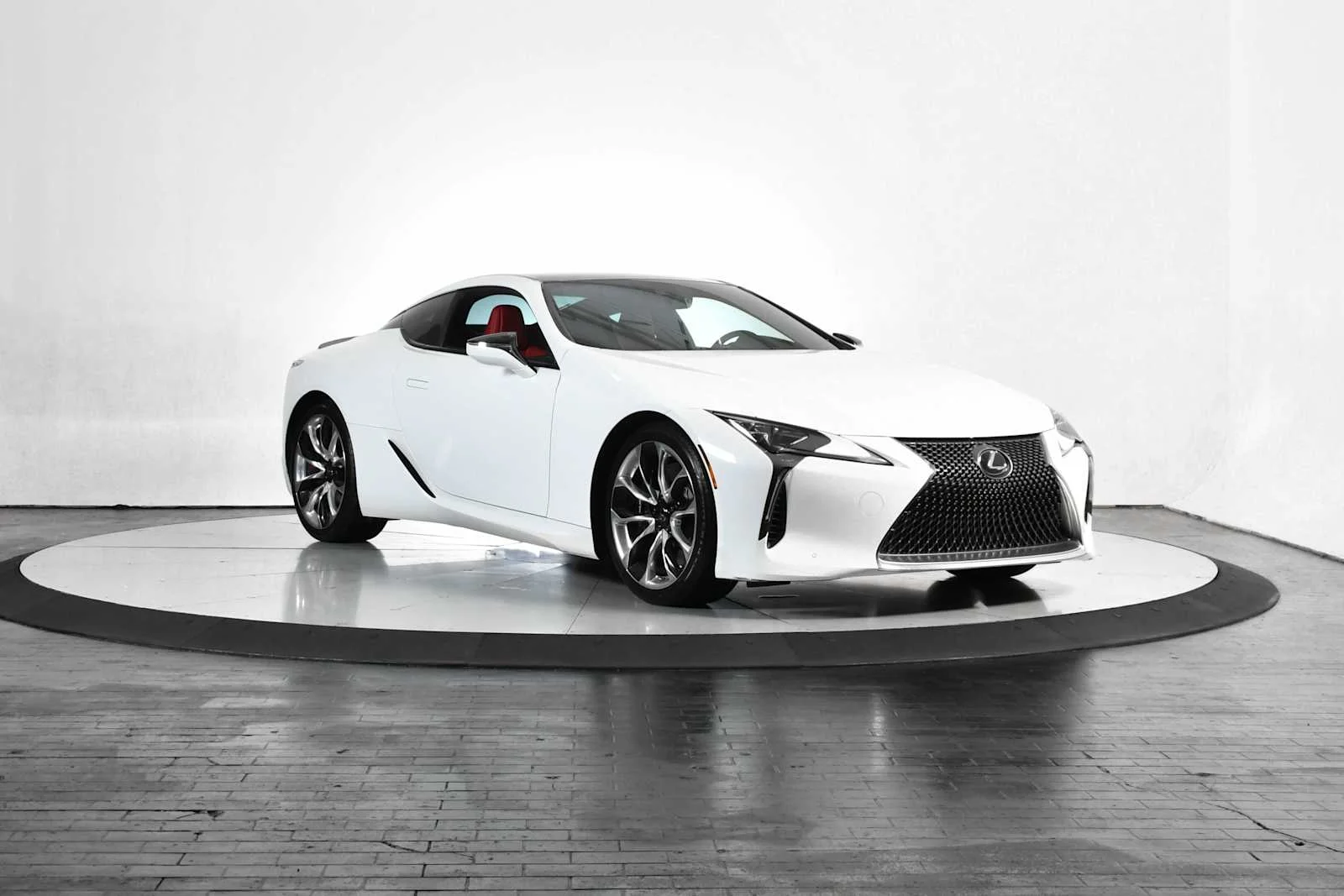 Certified Used 2021 ULTRA WHITE Lexus  image 7