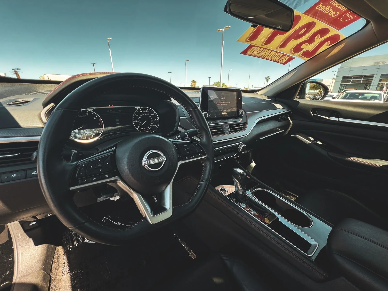 2025 Nissan Altima SR - Photo 15