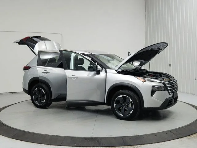 Used 2024 Silver Nissan SV image 9