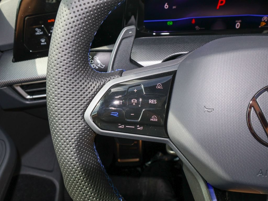 New 2026 Black Volkswagen 2.0T image 25