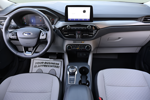 Used 2023 Red Ford Active image 10