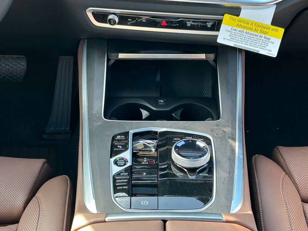 New 2026 Black Sapphire Metallic BMW xDrive40i image 27