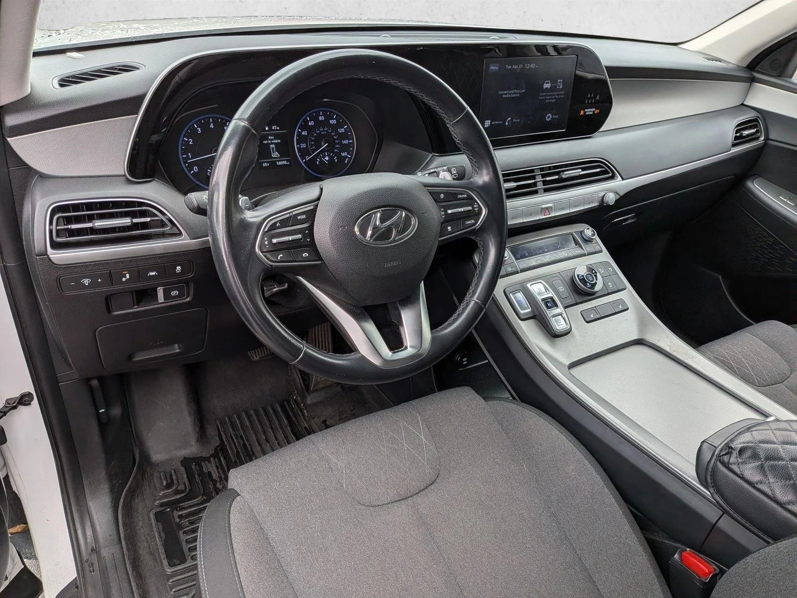 Used 2022 Hyper White Hyundai SEL image 10