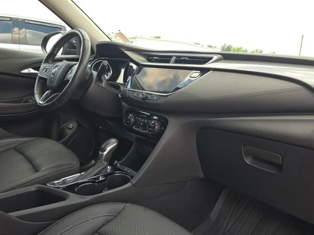 Used 2023 Black Buick Essence image 18