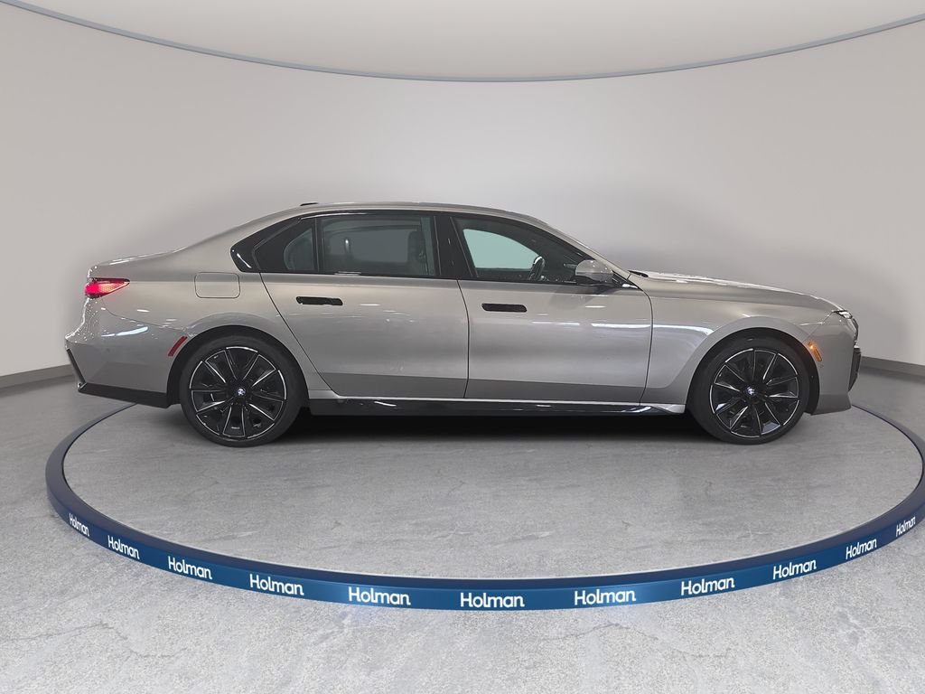 Certified Used 2023 Oxide Grey Met BMW 740i image 5