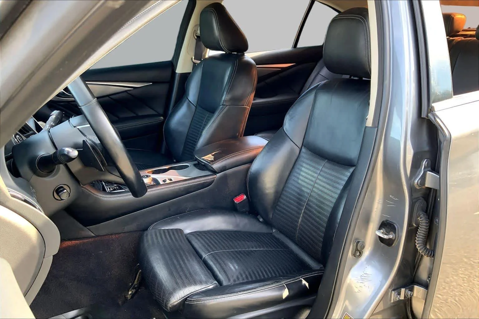 Used 2018 Graphite Shadow INFINITI 3.0t SPORT image 8