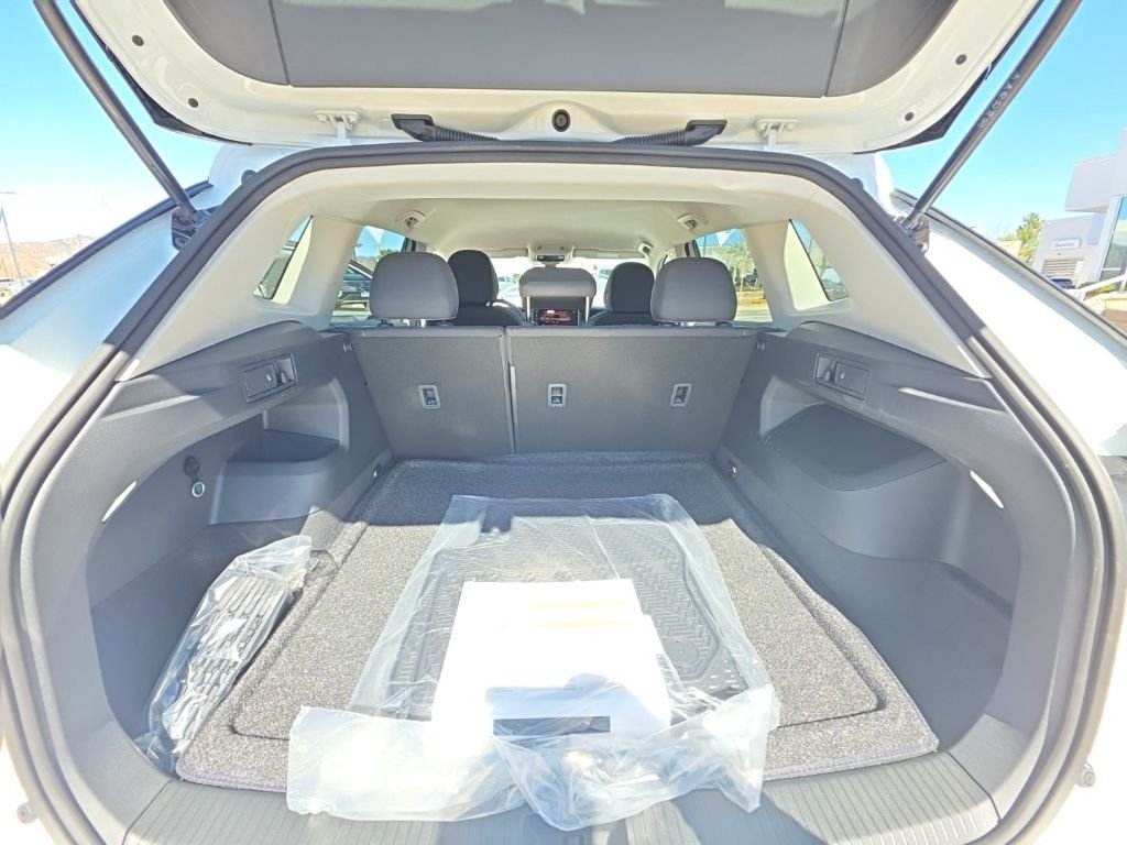 New 2026 Pure White Volkswagen 2.0T S image 23