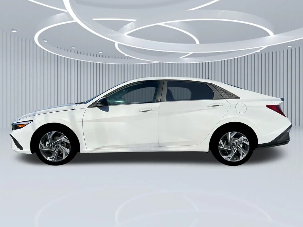 2025 Hyundai Elantra SEL - Photo 22