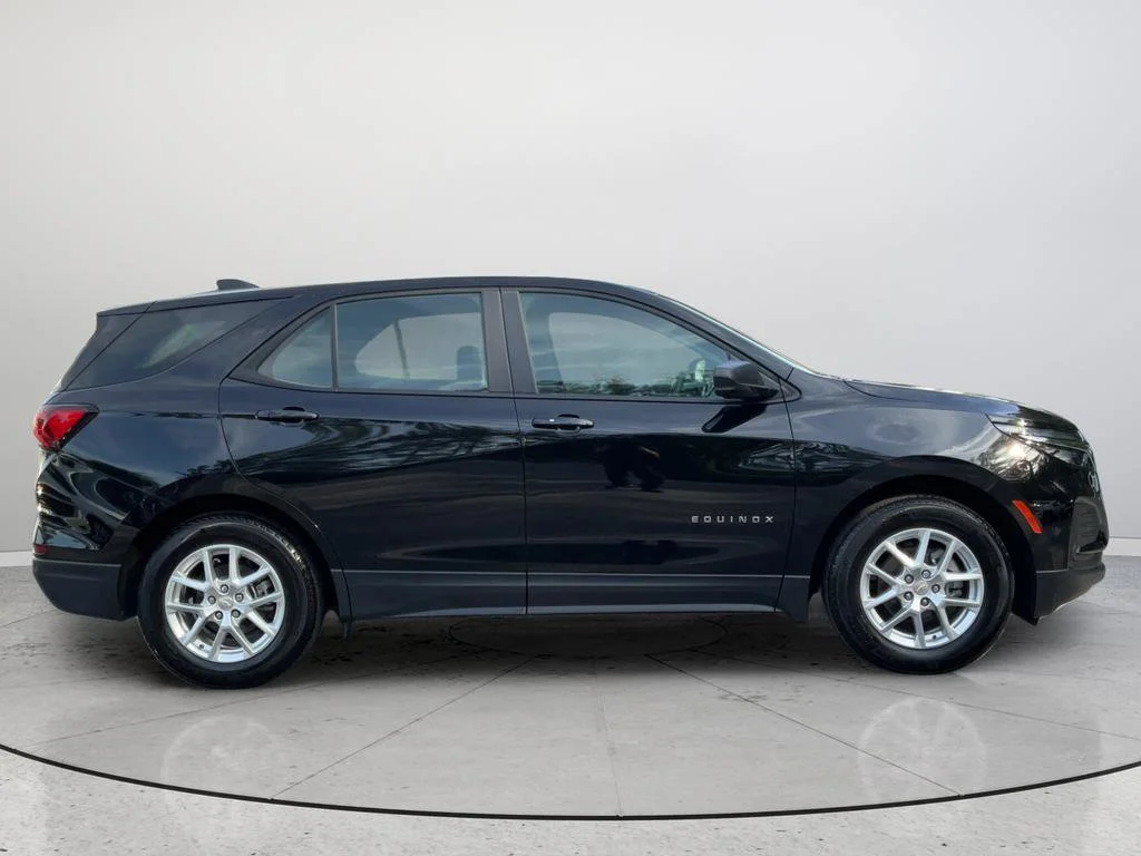 2024 Chevrolet Equinox LS - Photo 6