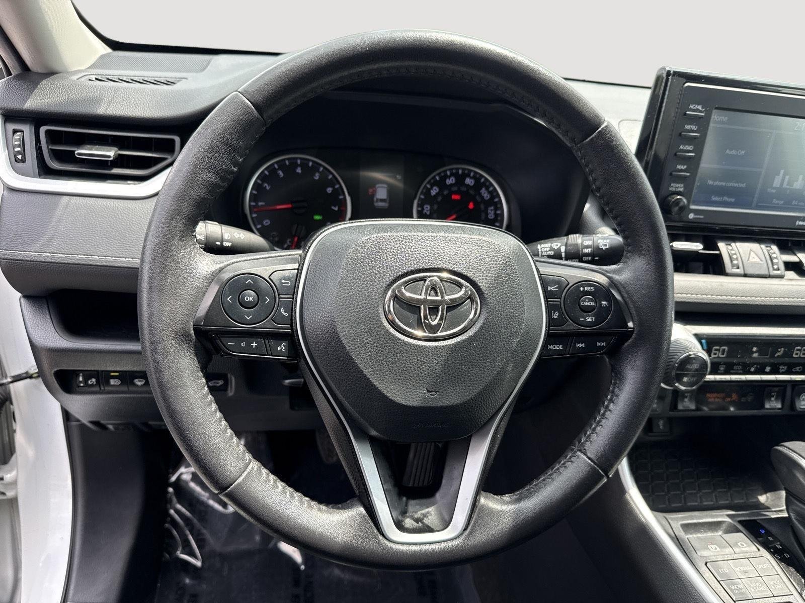 Certified Used 2022 Blizzard Pearl Toyota XLE Premium image 21