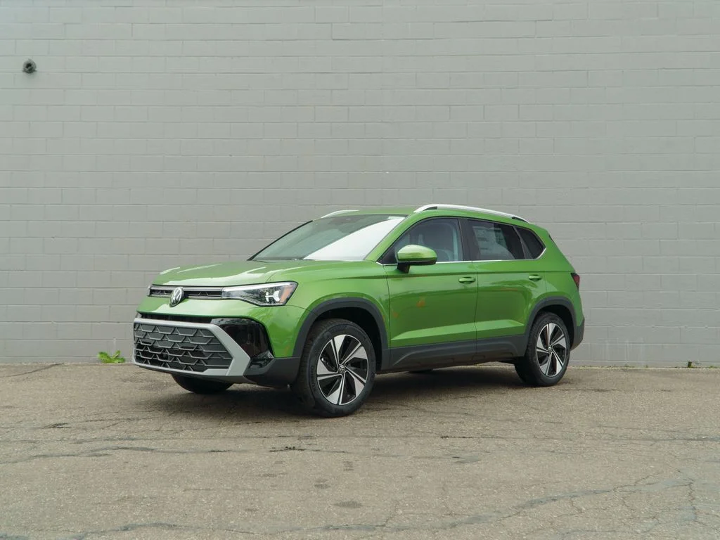 New 2026 Green Volkswagen 1.5T SE image 1