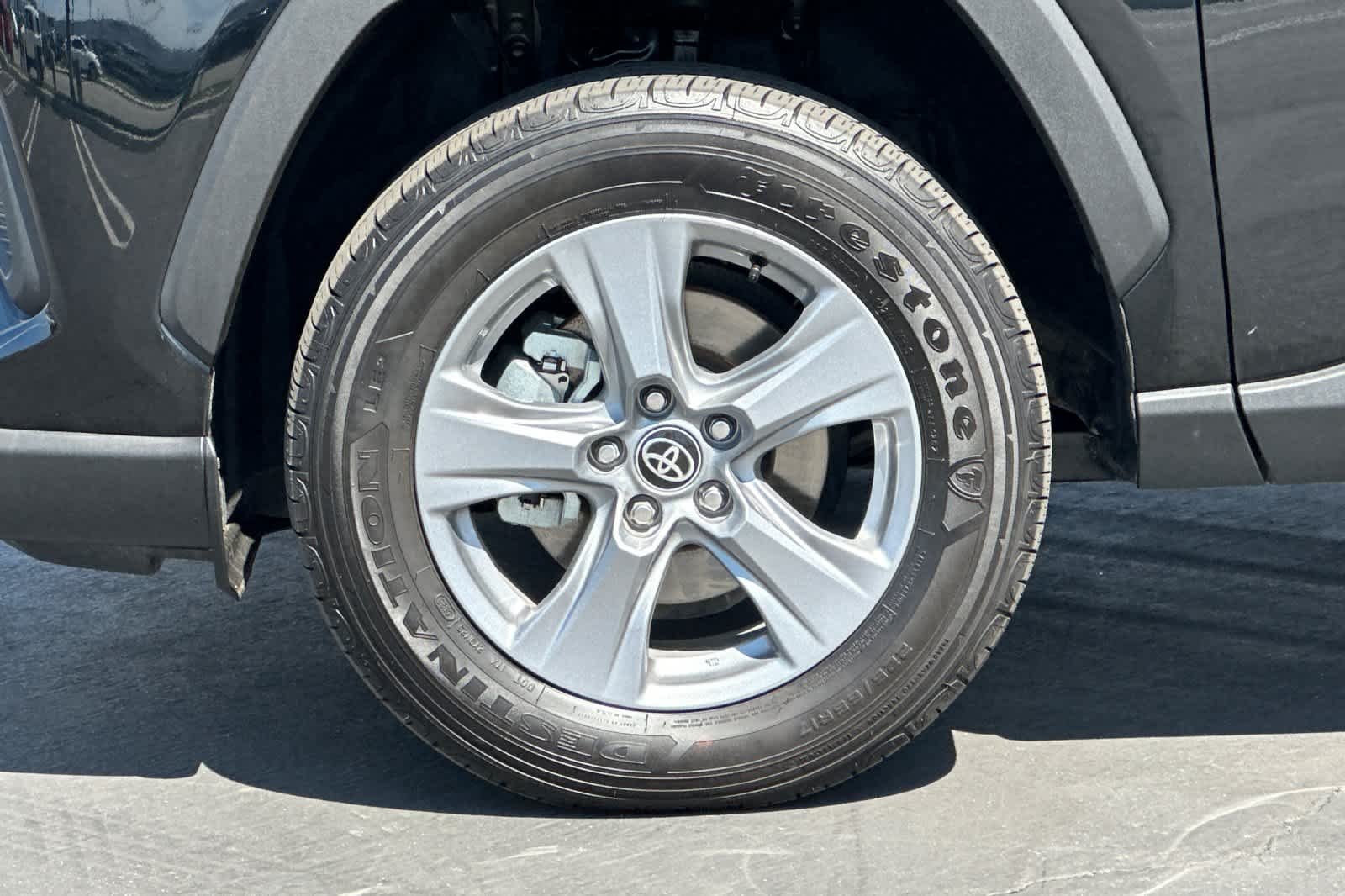 2025 Toyota RAV4 LE - Photo 23