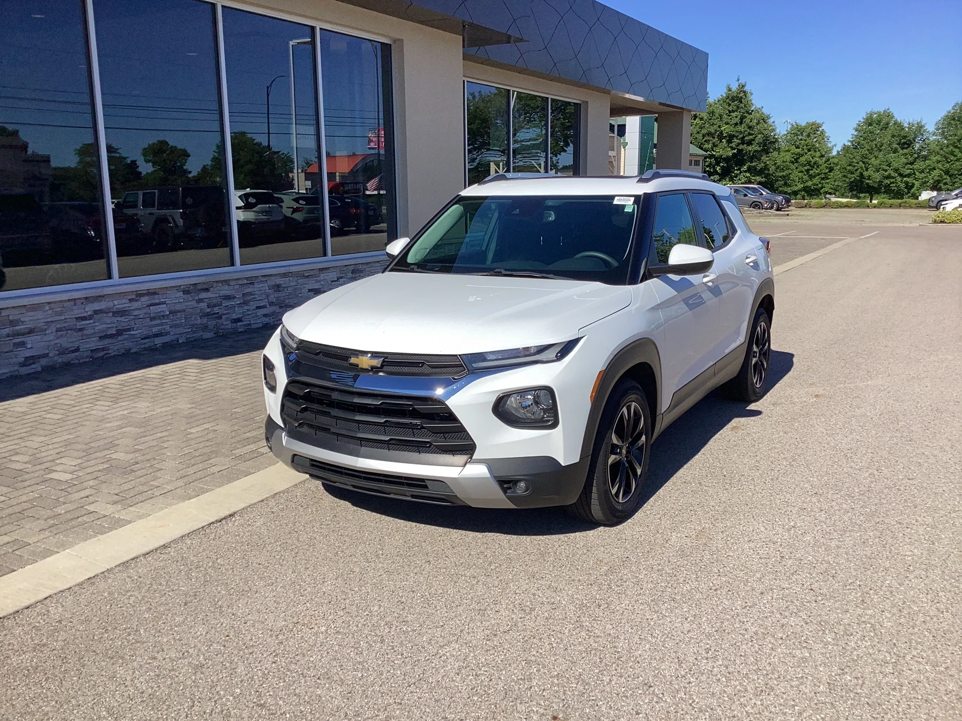Used 2021 Summit White Chevrolet LT image 8