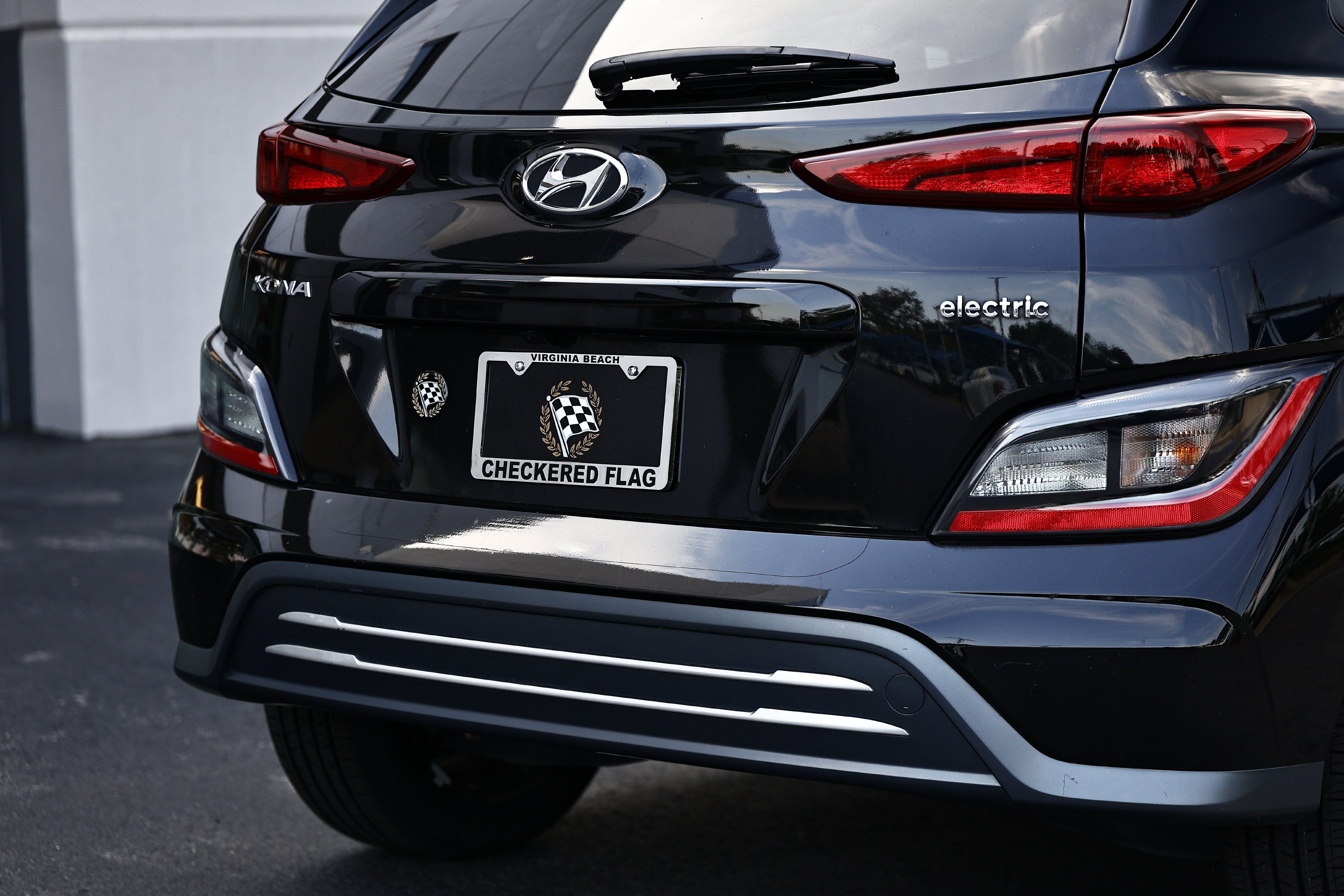 Used 2023 Ultra Black Hyundai SE image 8