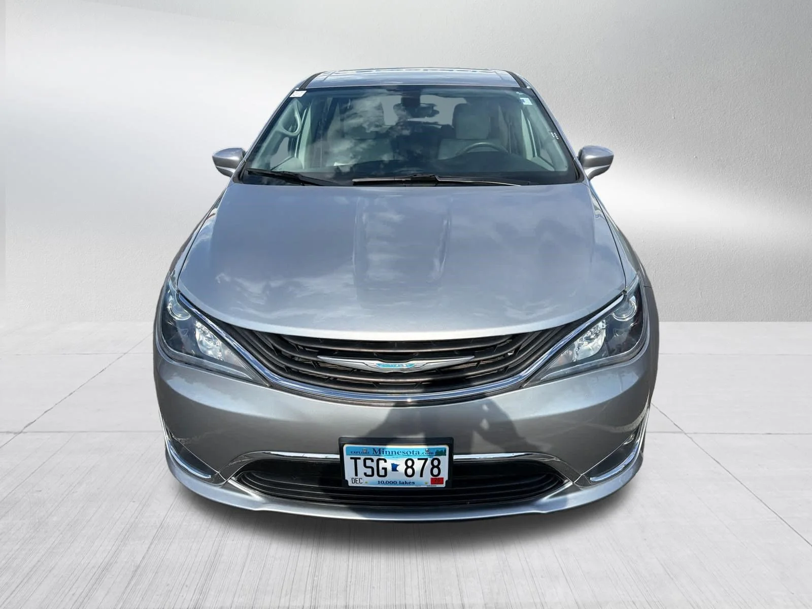 Used 2018 Billet Silver Metallic Clearcoat Chrysler Hybrid Touring Plus image 2