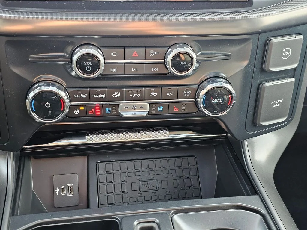 New 2025 White Ford Lariat image 32