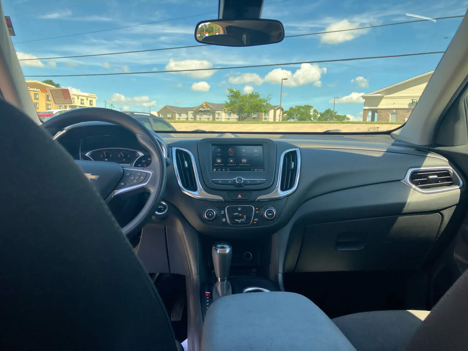 Used 2021 Silver Ice Metallic Chevrolet LT image 29