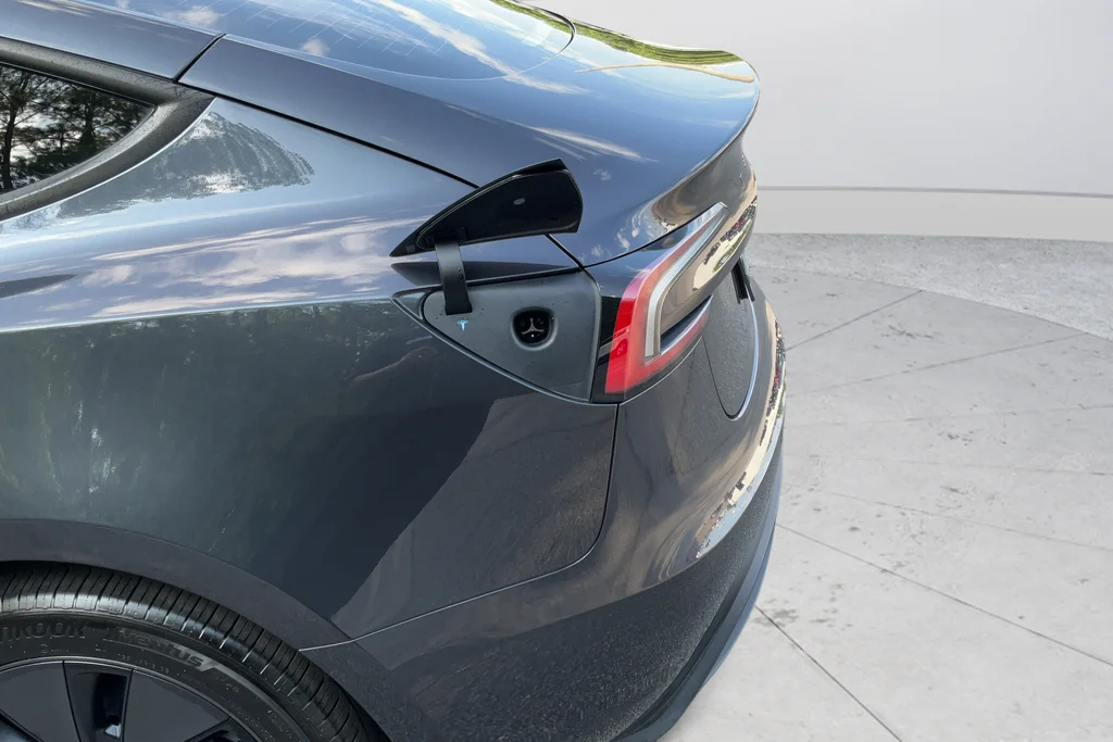 2025 Tesla Model 3 Long Range - Photo 29