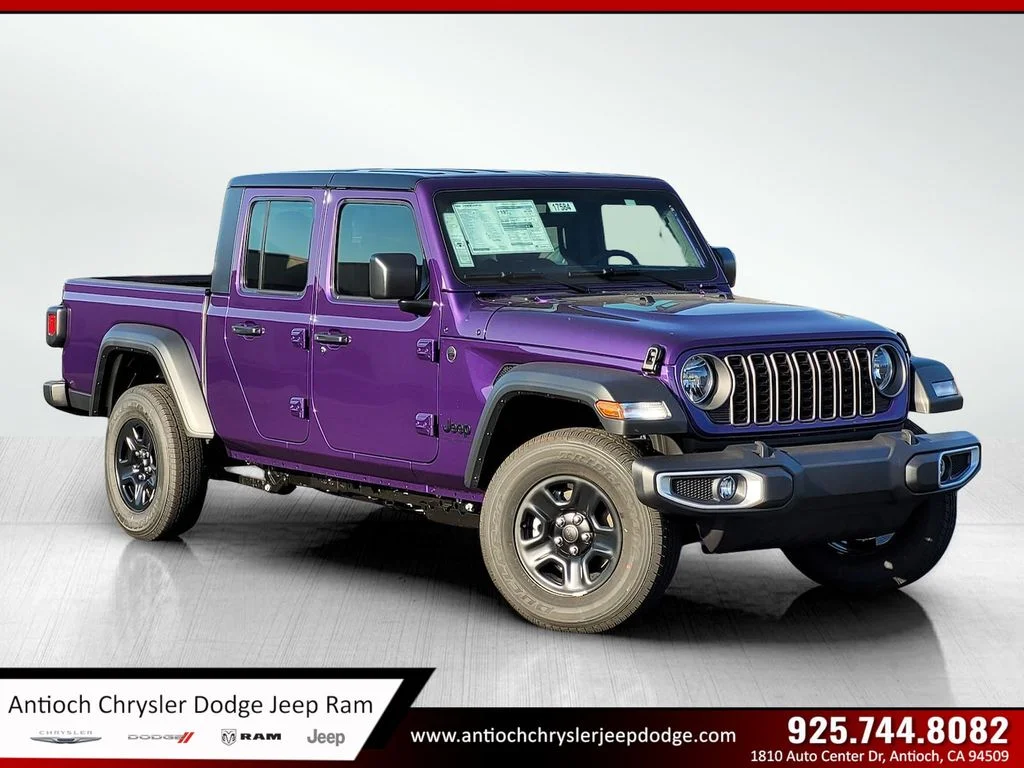 2026 Jeep Gladiator Sport Auto's photo