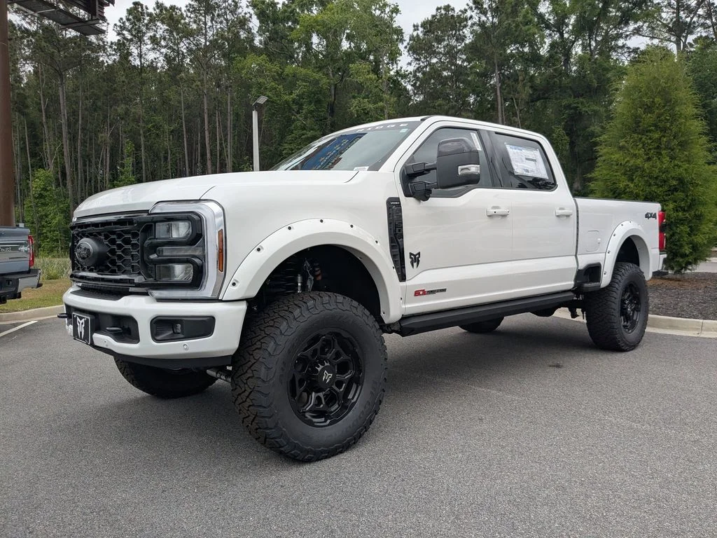 New 2026 Star White Metallic Tri-Coat Ford Lariat image 8