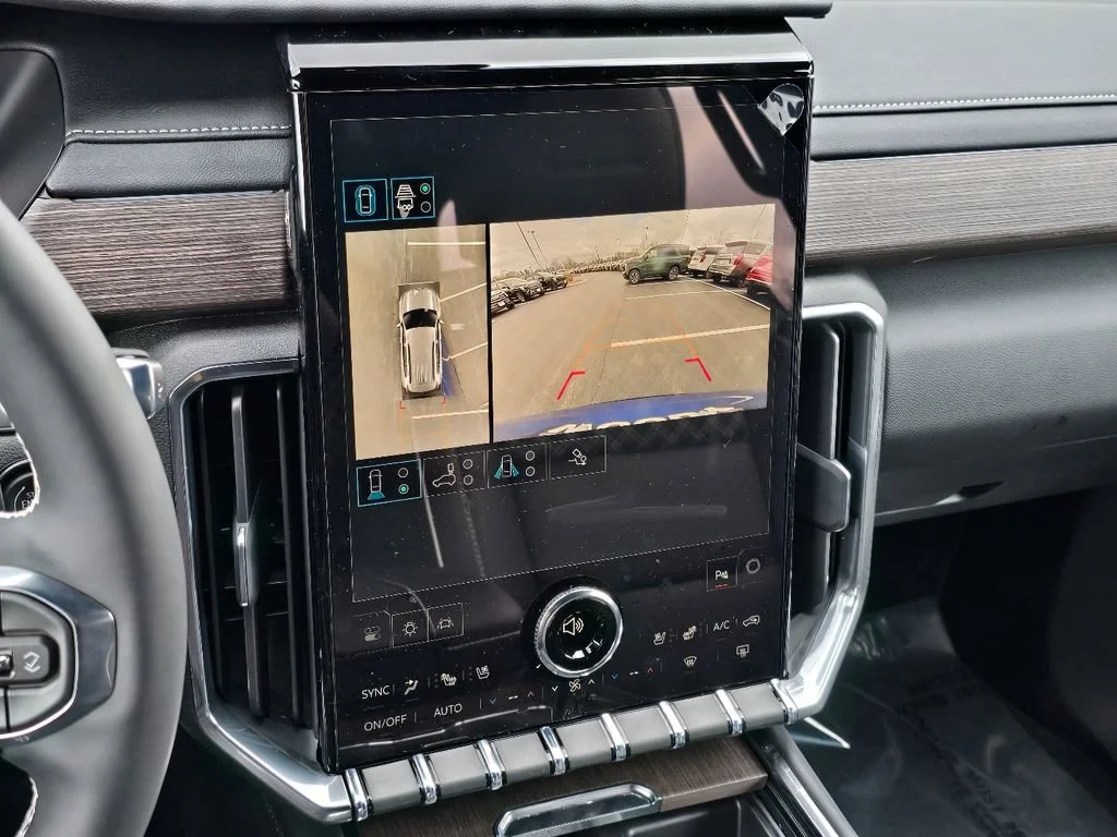 2026 GMC Acadia Denali - Photo 22