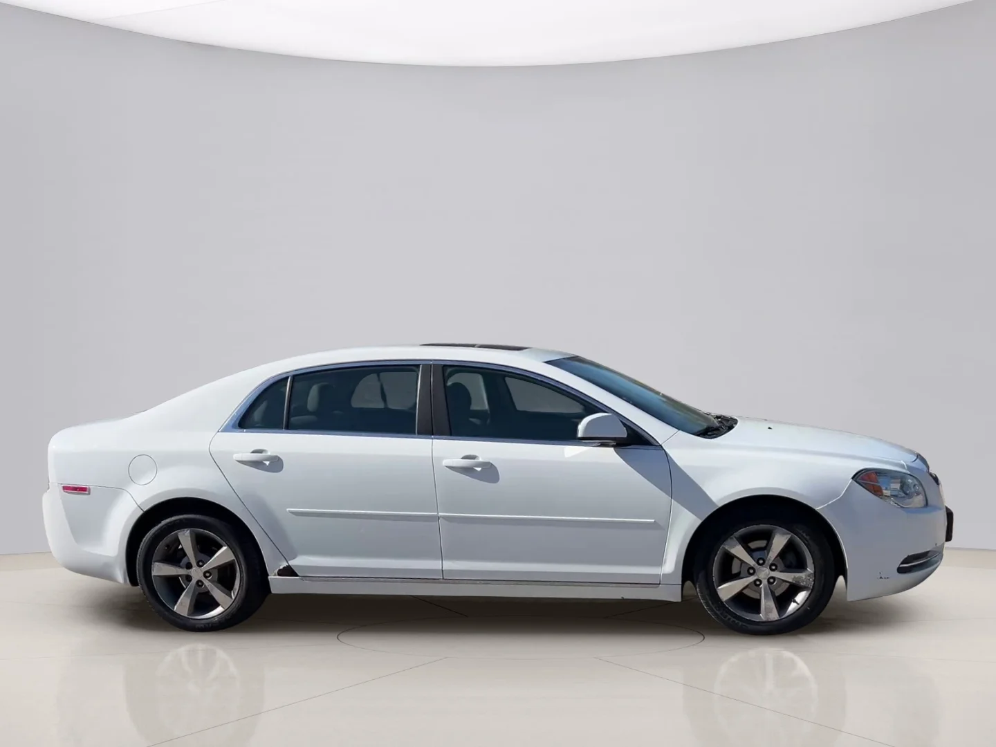 Used 2011 White Chevrolet 1LT image 7
