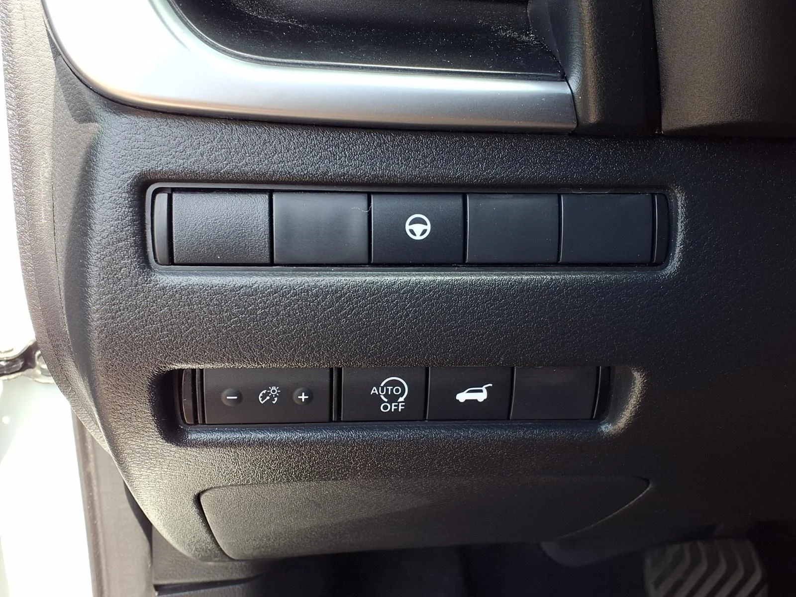 Certified Used 2024 White Nissan SV image 18
