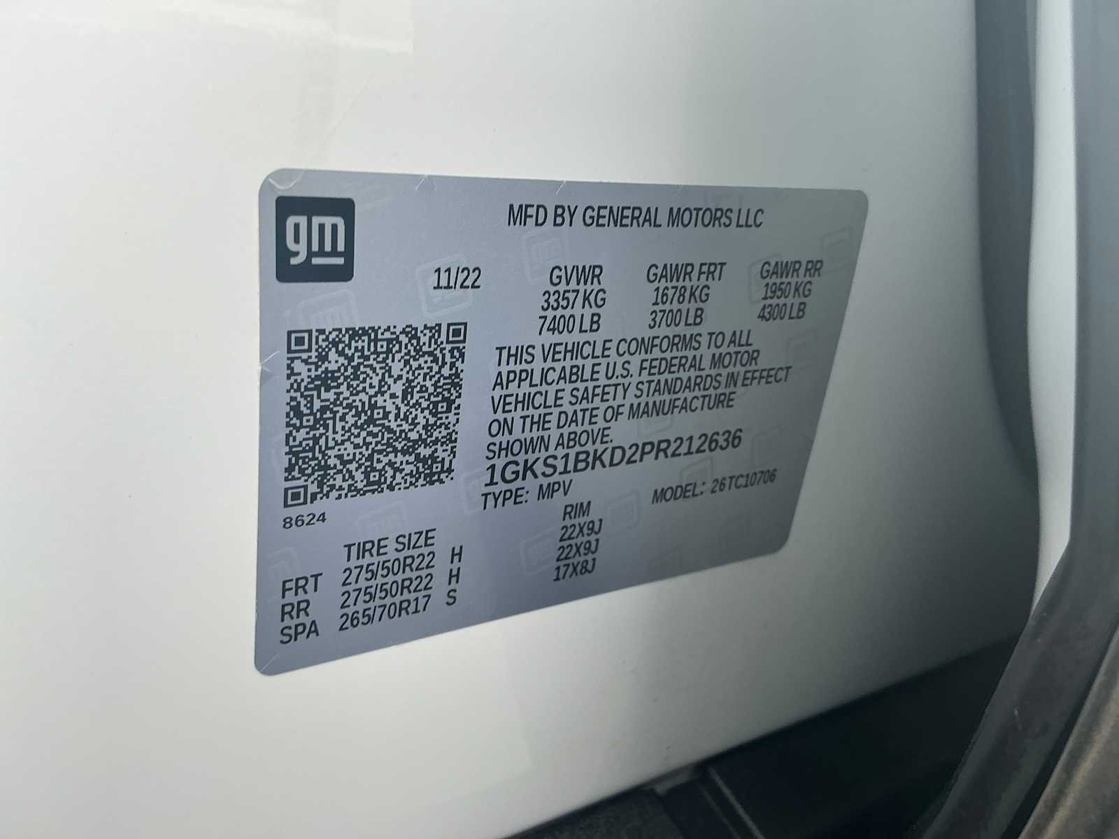 Used 2023 Summit White GMC SLT image 28