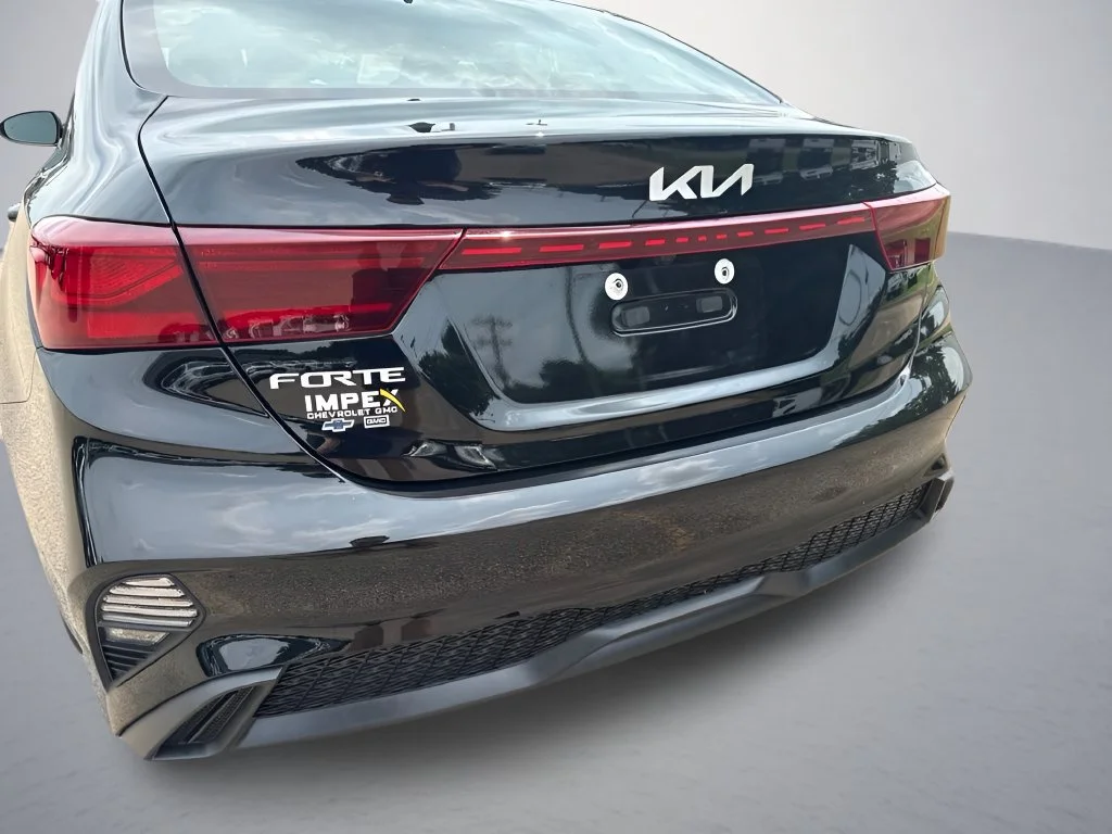Used 2024  Kia LXS image 28
