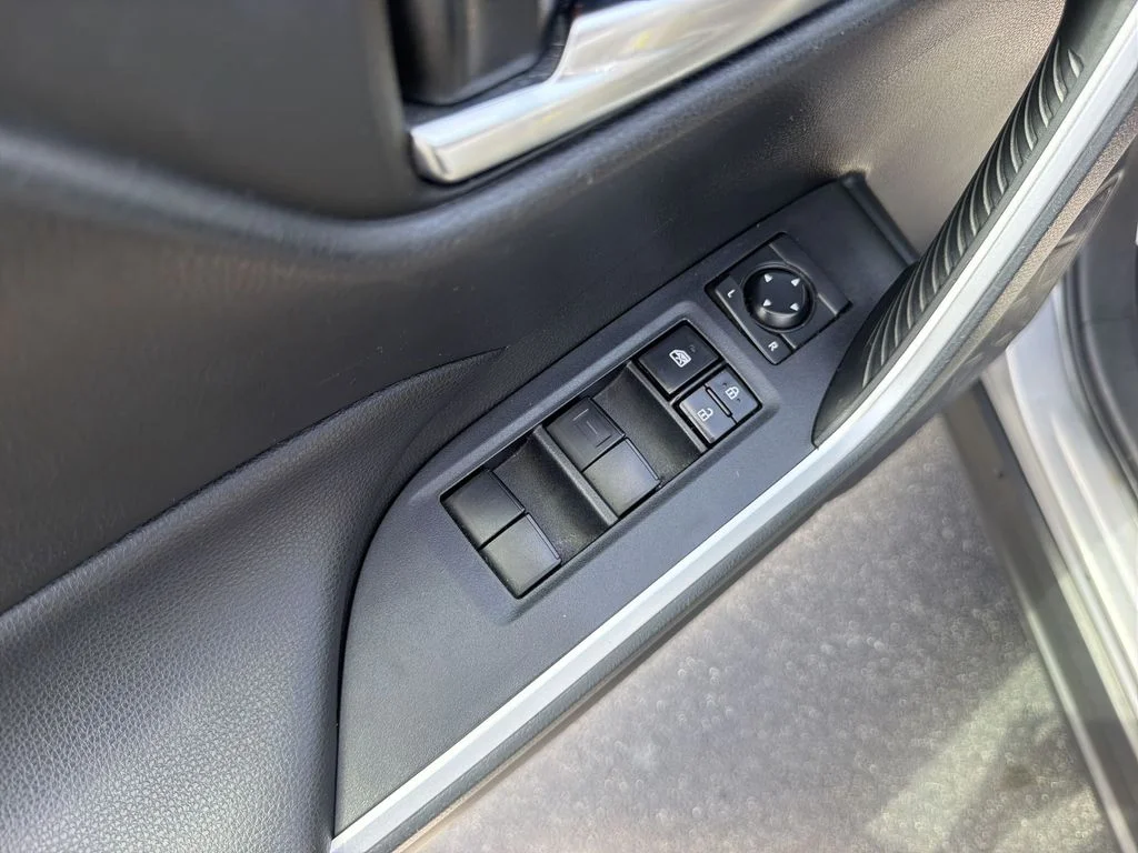 Used 2021 Silver Toyota XLE image 30