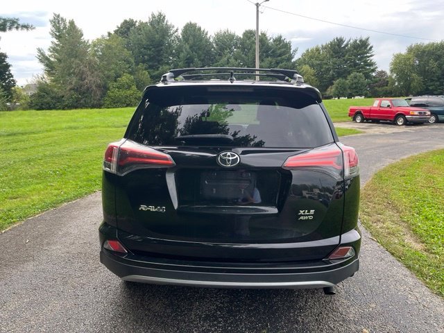 Used 2018 Black Toyota XLE image 4