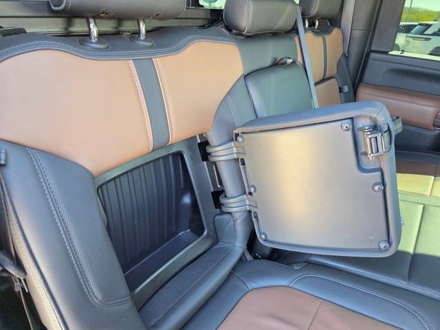 Used 2021 Iridescent Pearl Tricoat Chevrolet High Country image 14