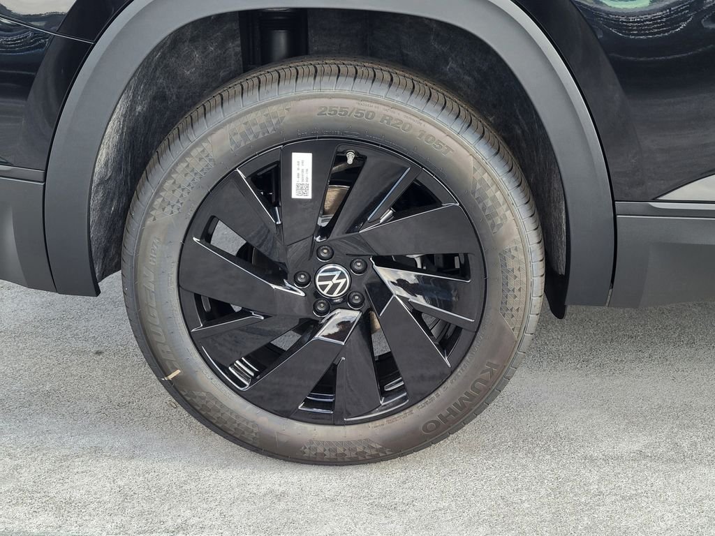 New 2026 Black Volkswagen SE w/Technology image 5