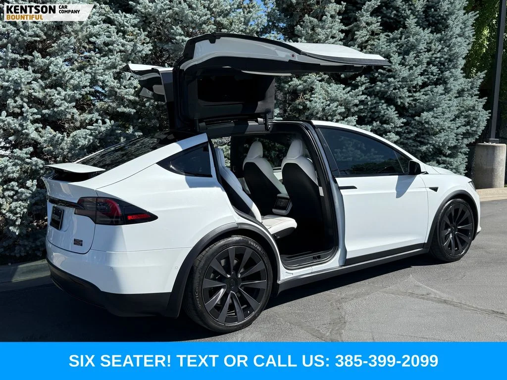 Used 2022 White Tesla Plaid image 34